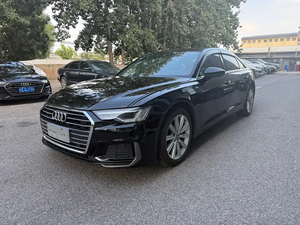 Audi A6L — фото 1