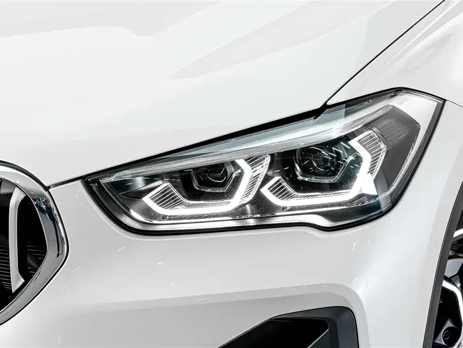 BMW X1 — фото 9