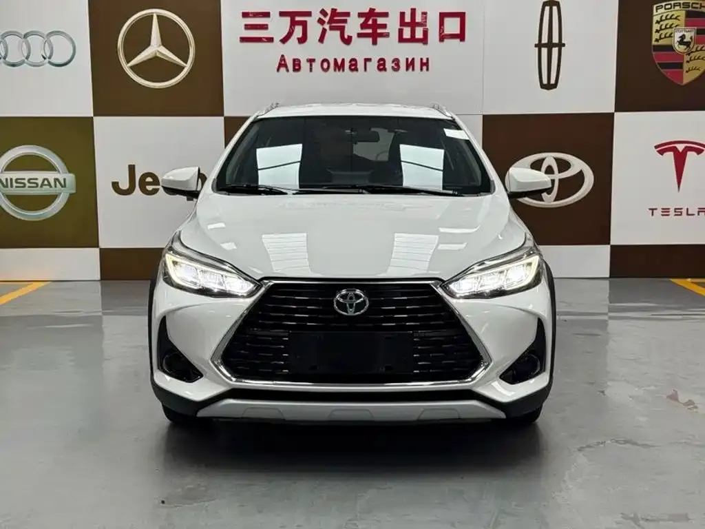 Toyota Yaris L — фото 3