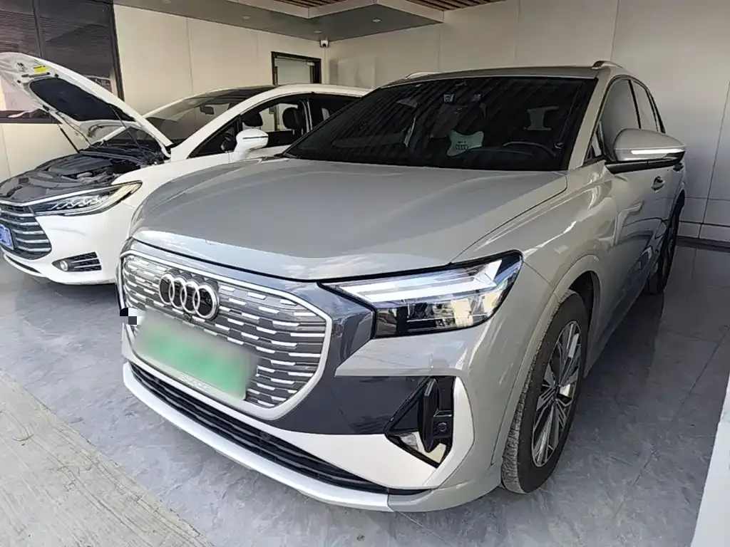 Audi Q4 e-tron — фото 4