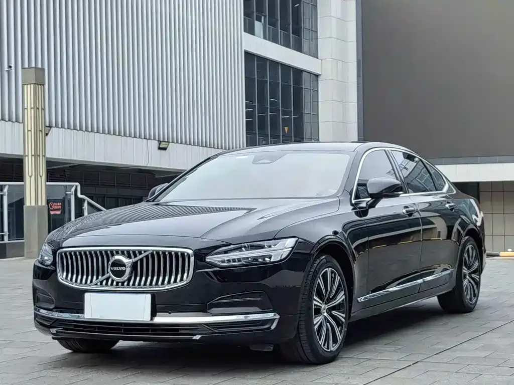 Volvo S90 — фото 1