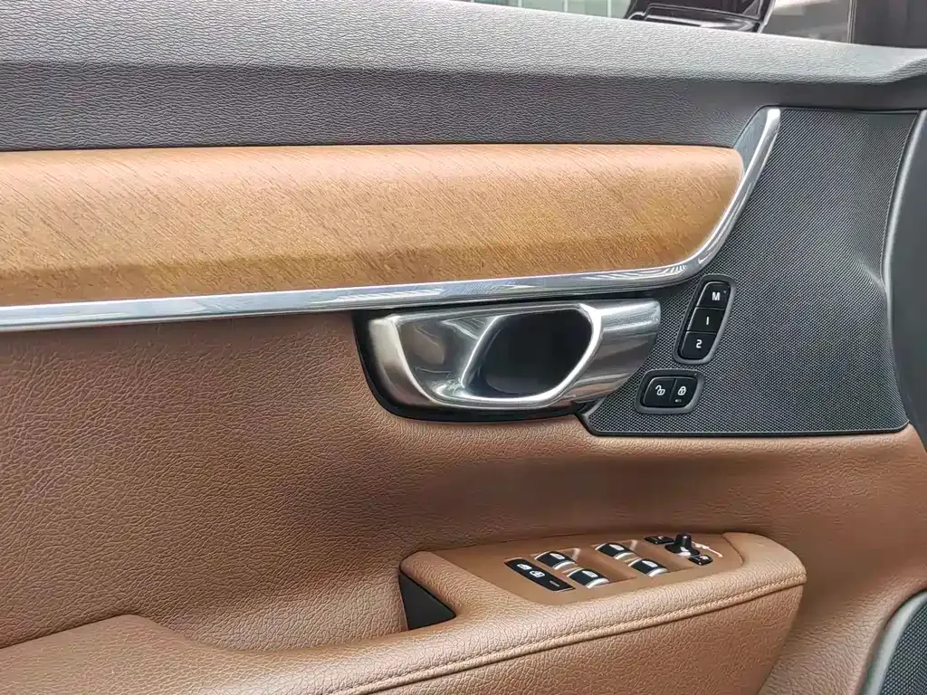 Volvo S90 — фото 10