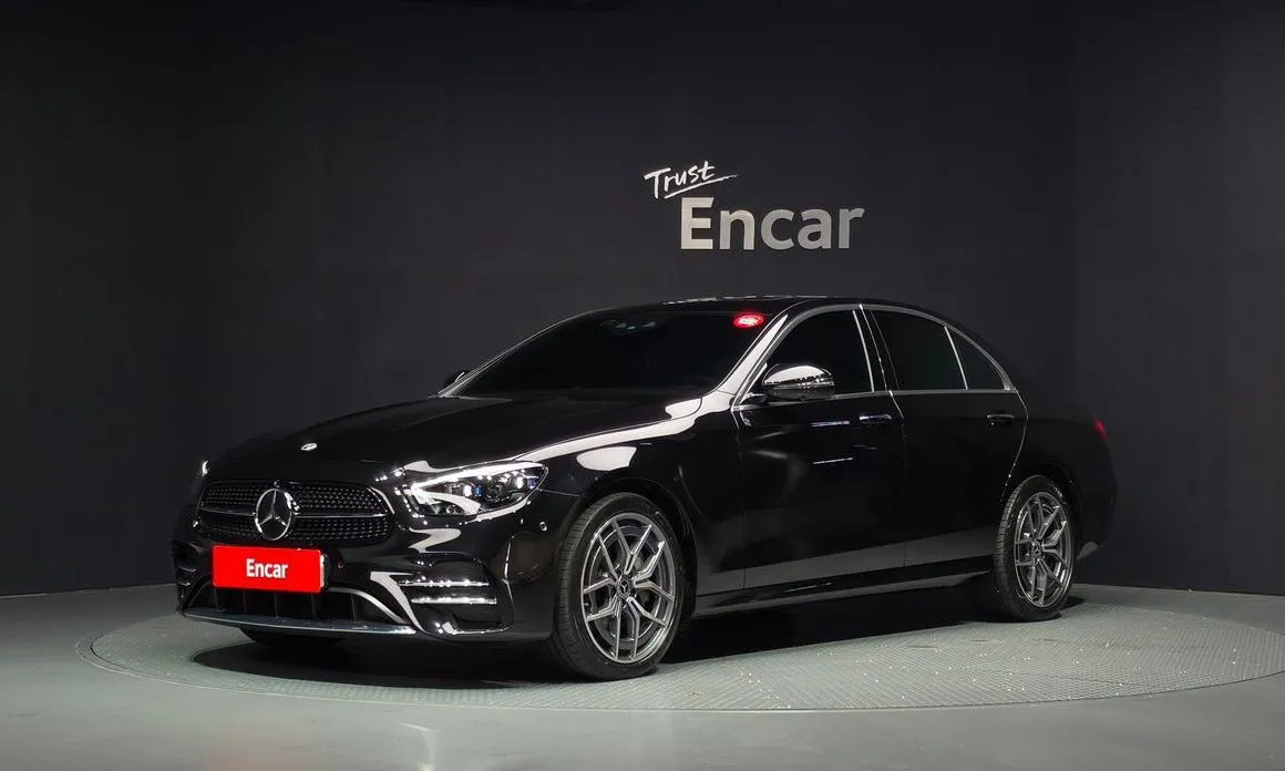 Mercedes-Benz E-Class — фото 1