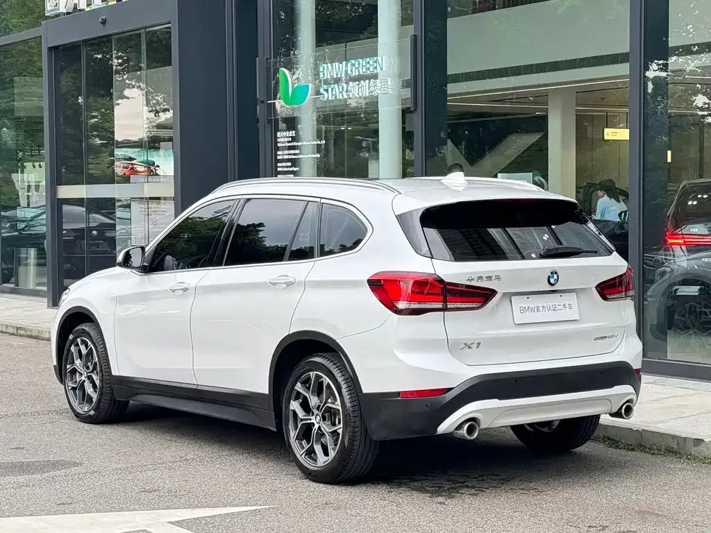 BMW X1 — фото 8