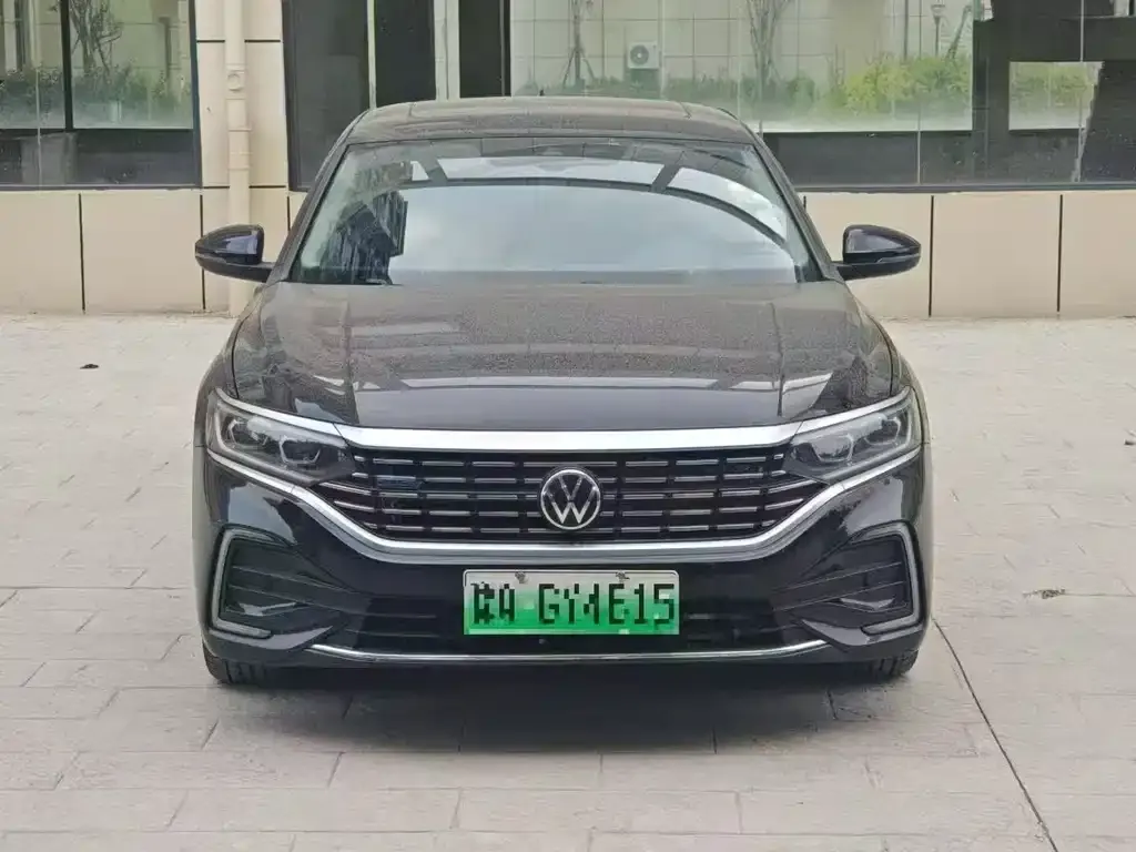 Volkswagen Passat PHEV — фото 6