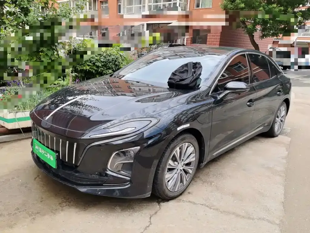 Hongqi E-QM5 — фото 1