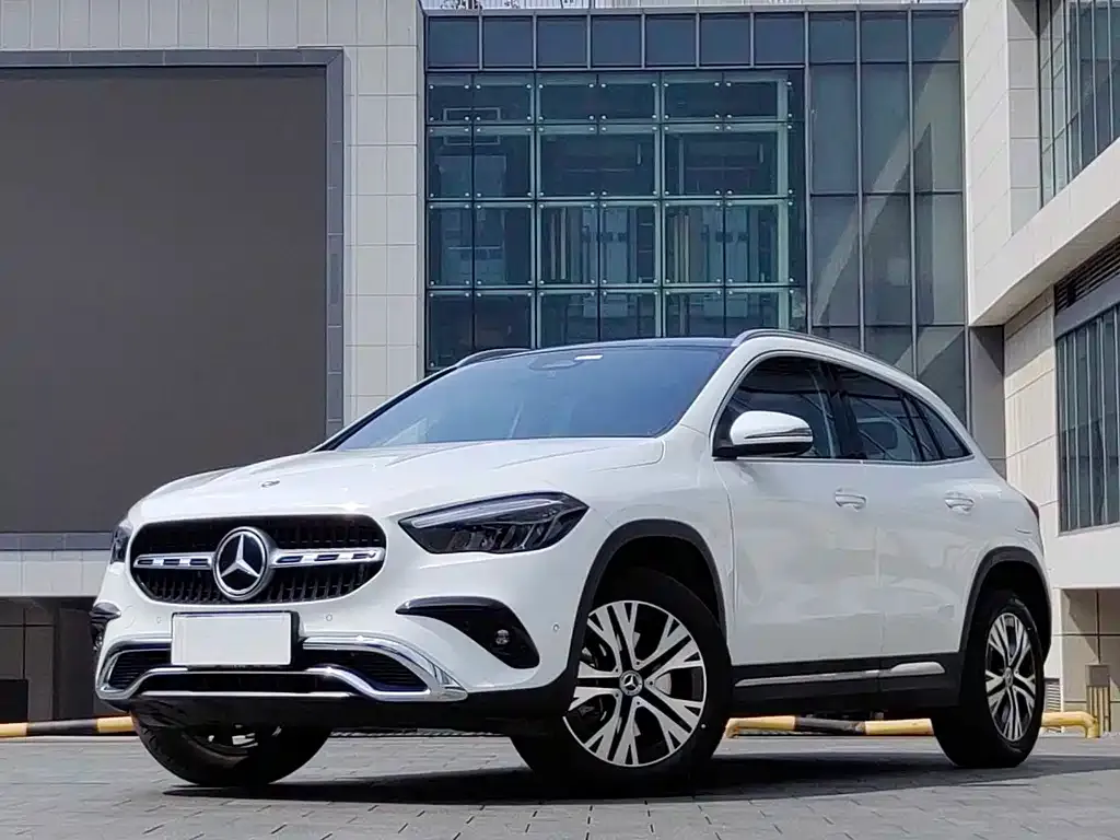 Mercedes-Benz GLA — фото 1