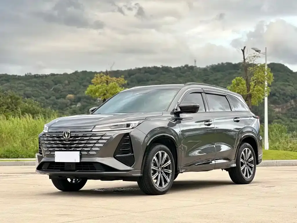 Changan CS75 PLUS — фото 1