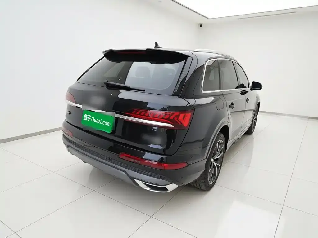 Audi Q7 — фото 8