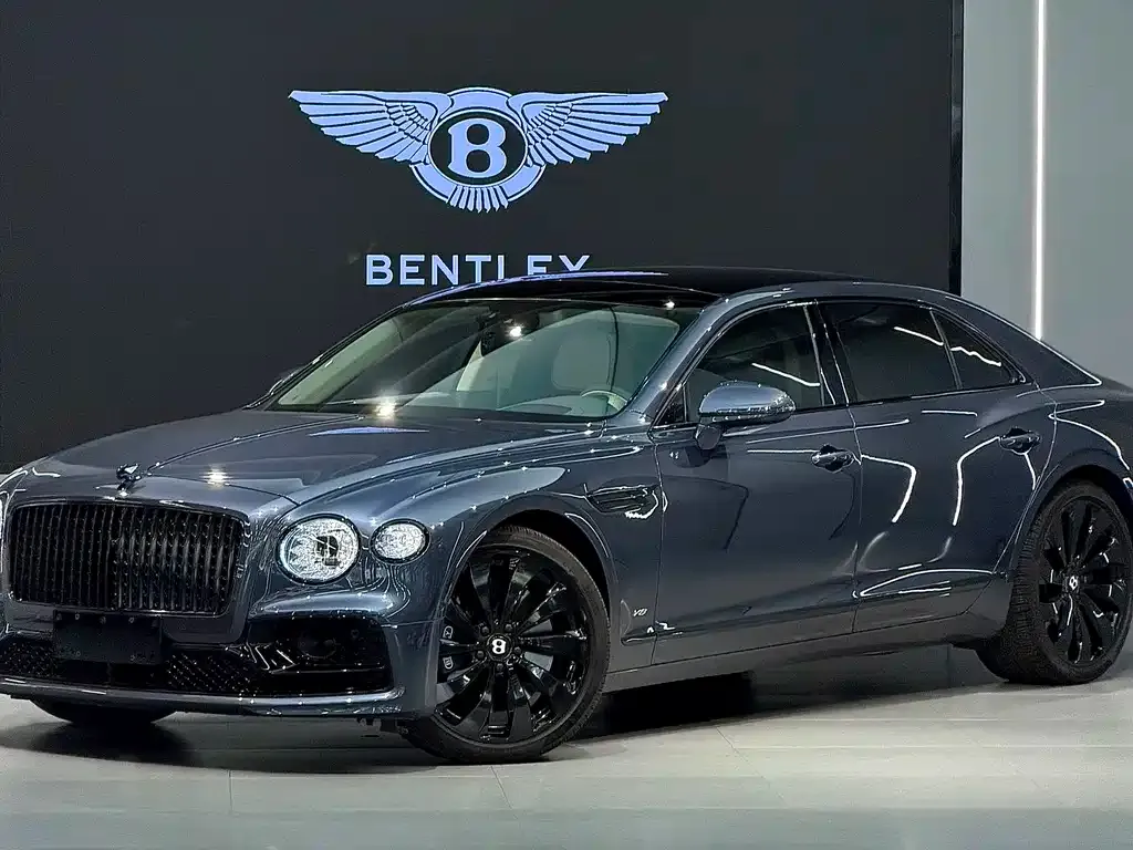 Bentley Flying Spur — фото 1