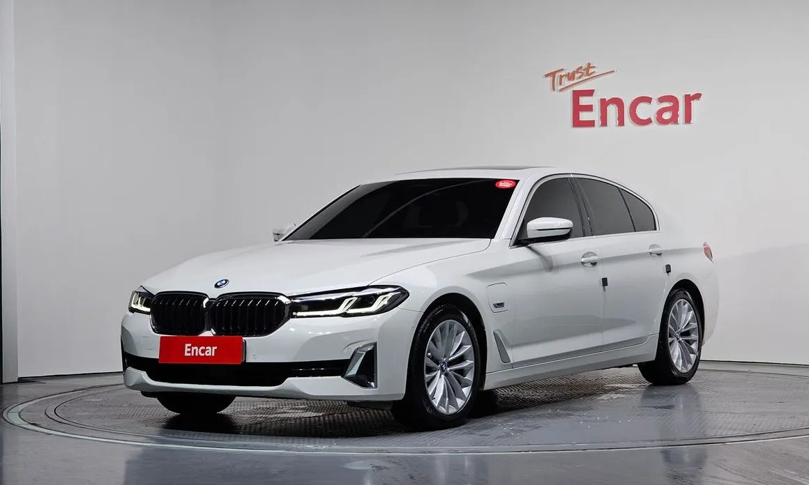 BMW 5-Series — фото 1
