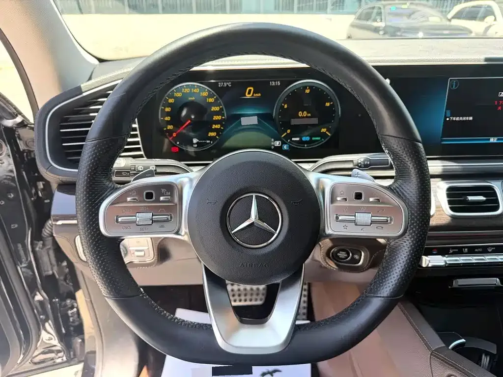 Mercedes-Benz GLS — фото 6