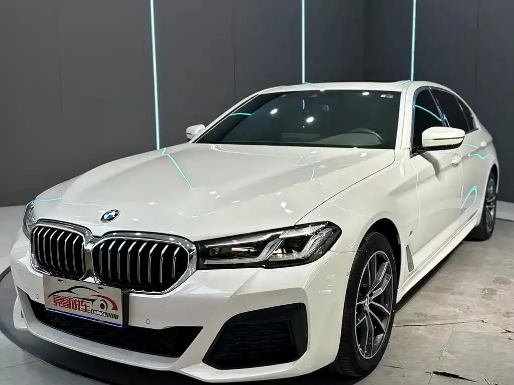 BMW 5 Series — фото 1
