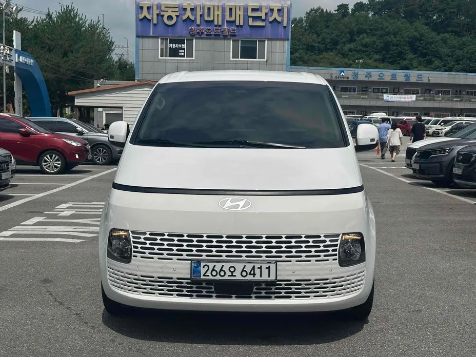Hyundai Staria — фото 3