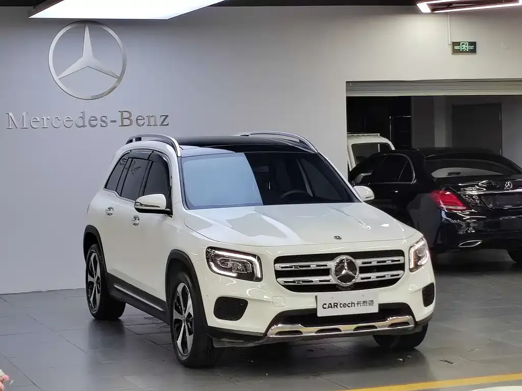 Mercedes-Benz GLB — фото 9