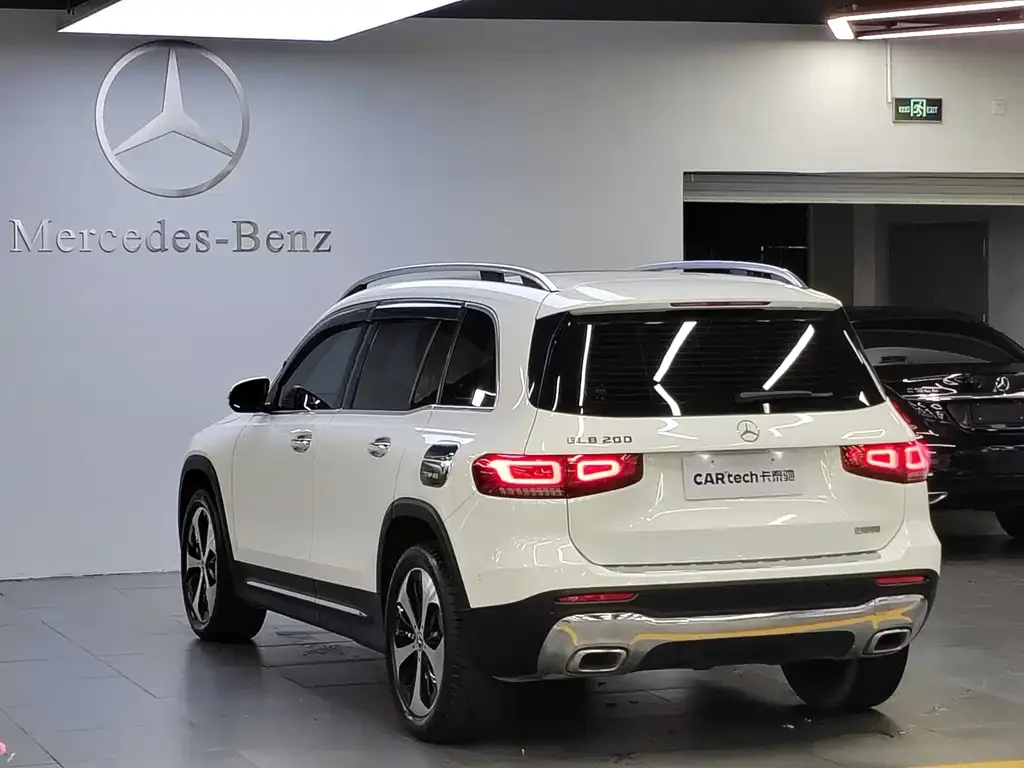 Mercedes-Benz GLB — фото 10