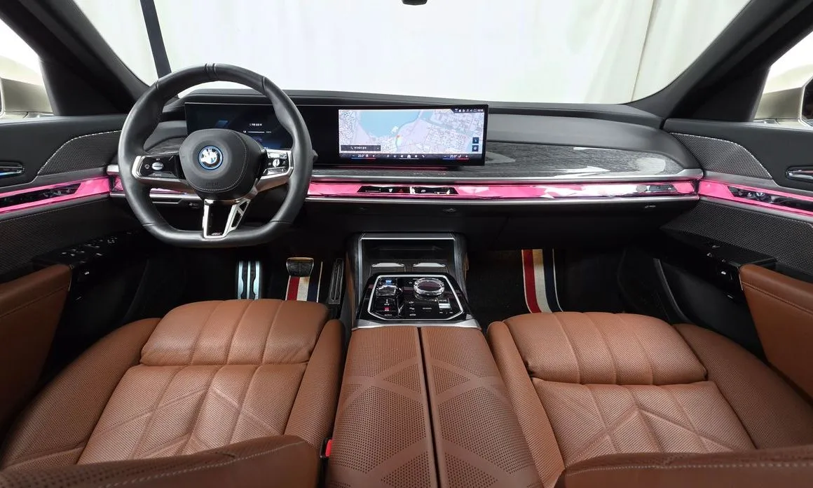 BMW i7 — фото 6
