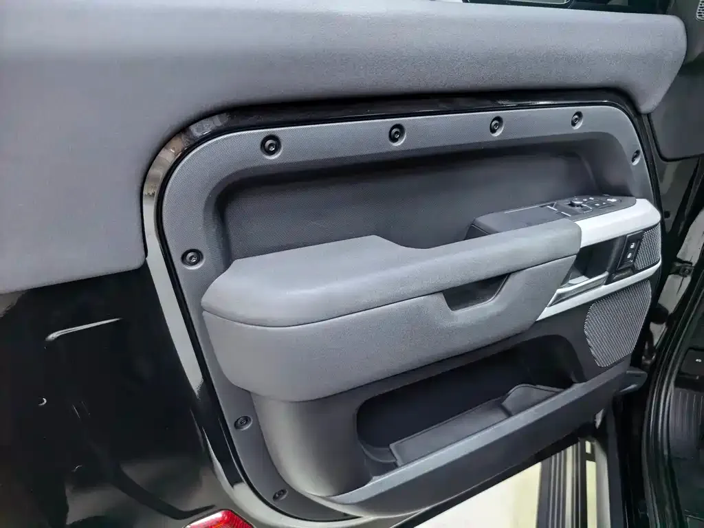 Land Rover Defender — фото 4