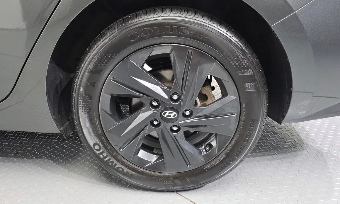 Hyundai AVANTE — фото 4