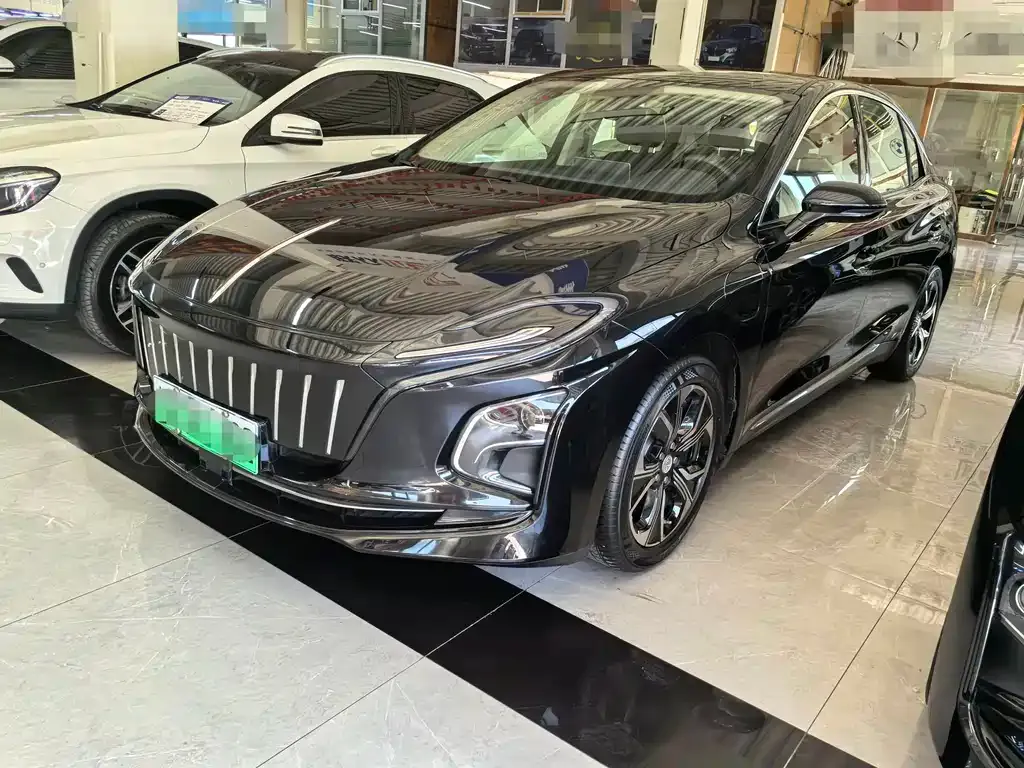 Hongqi E-QM5 — фото 1