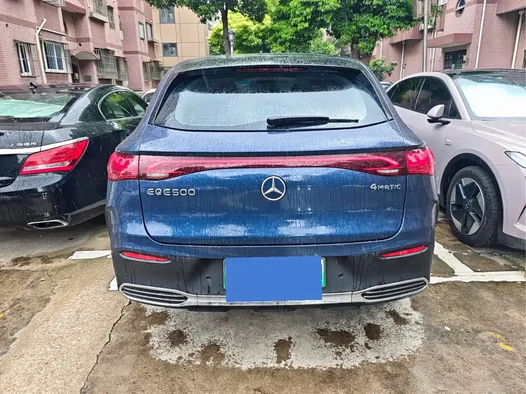 Mercedes-Benz EQE SUV — фото 5