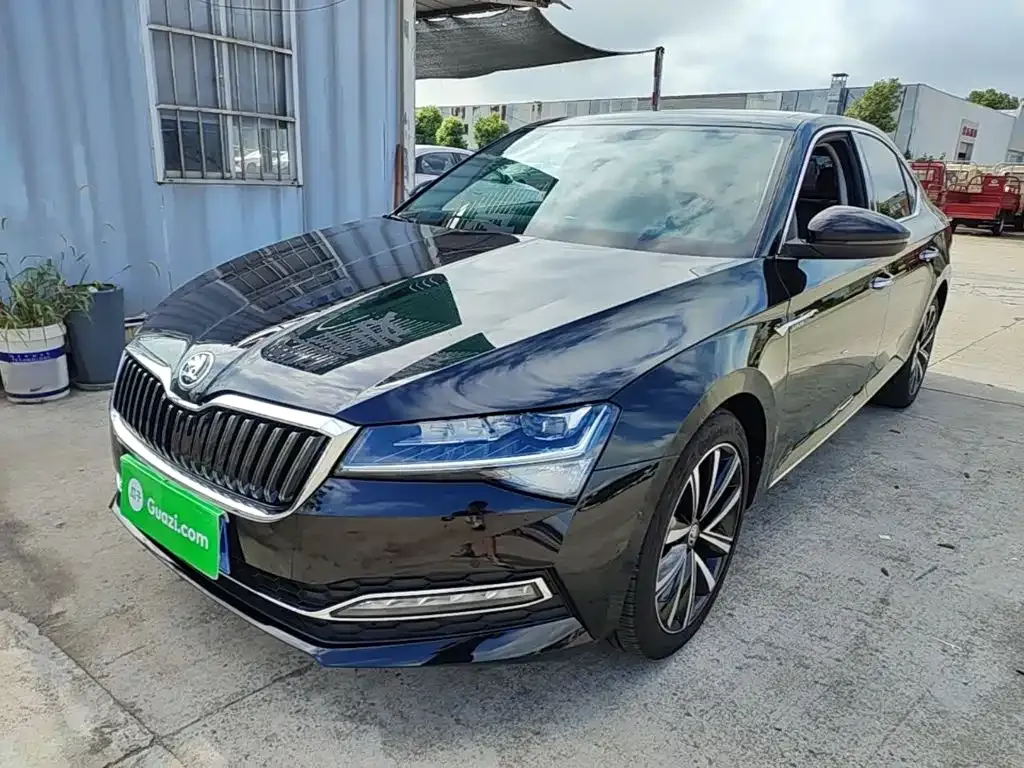 Skoda Superb — фото 5