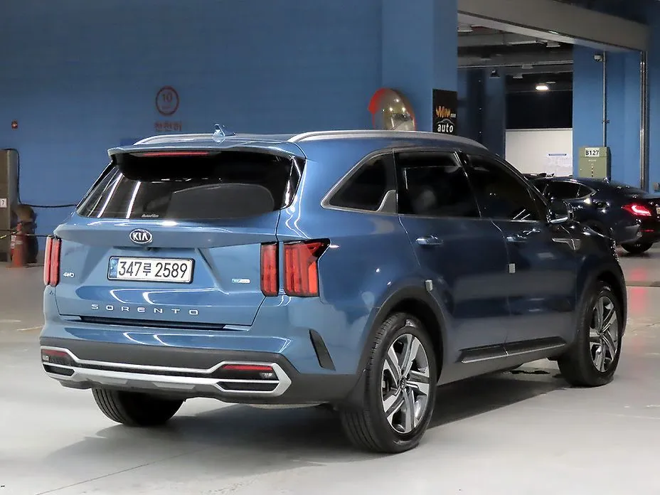 Kia Sorento — фото 7