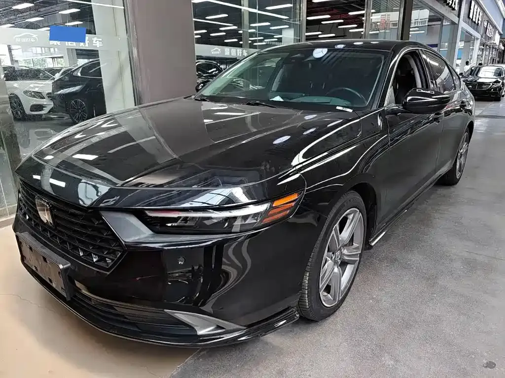 Honda Accord — фото 1