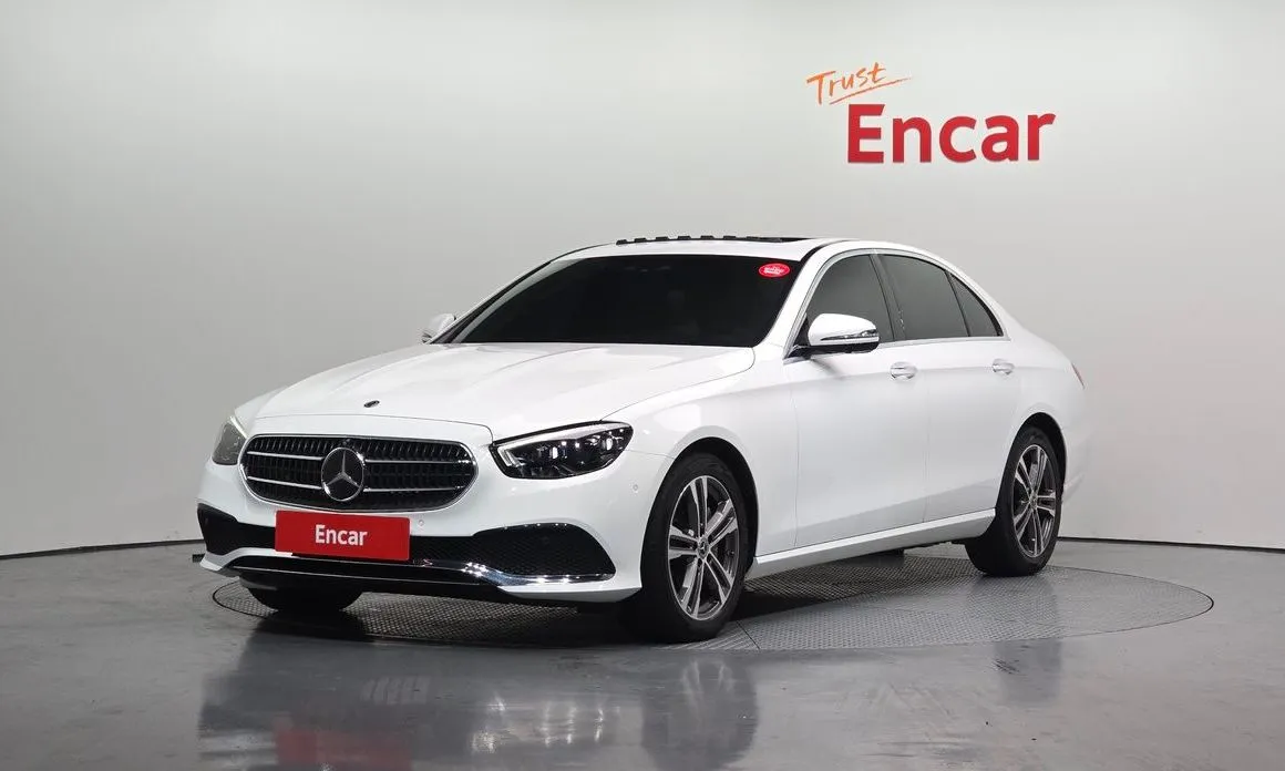 Mercedes-Benz E-Class — фото 1