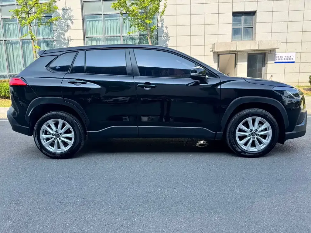 Toyota Corolla Cross — фото 4