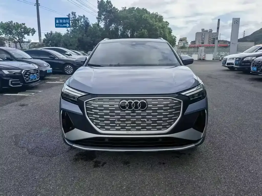 Audi Q4 e-tron — фото 4