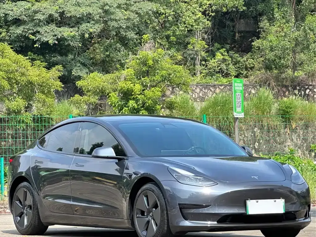 Tesla Model 3 — фото 9