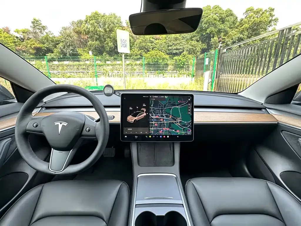 Tesla Model 3 — фото 5
