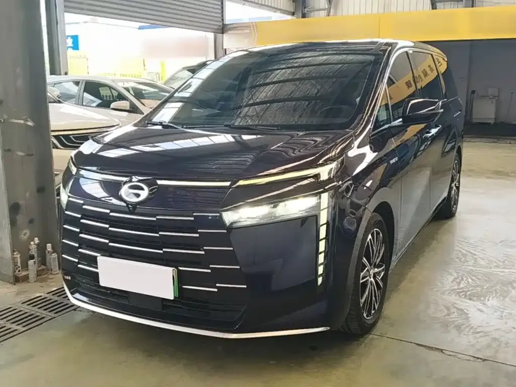 GAC Motor 传祺E8 PHEV — фото 4