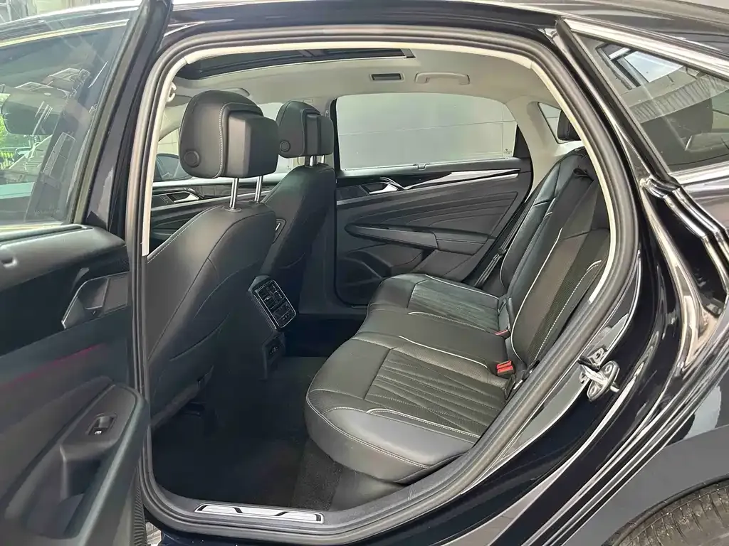Volkswagen Passat — фото 7