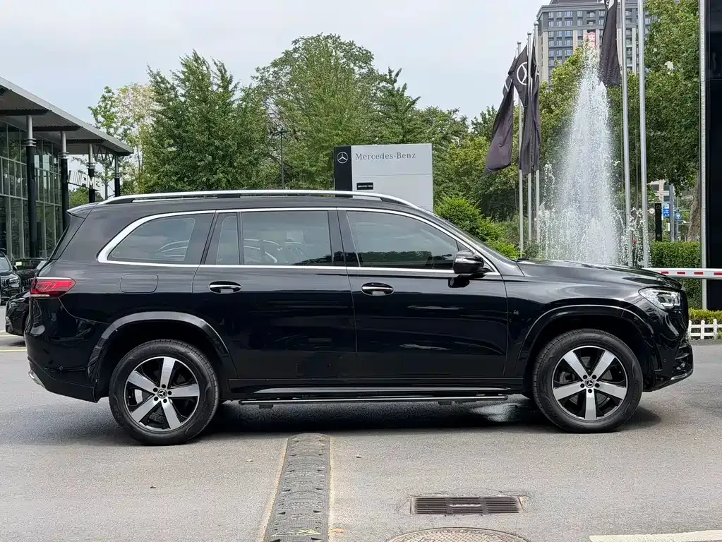 Mercedes-Benz GLS — фото 9