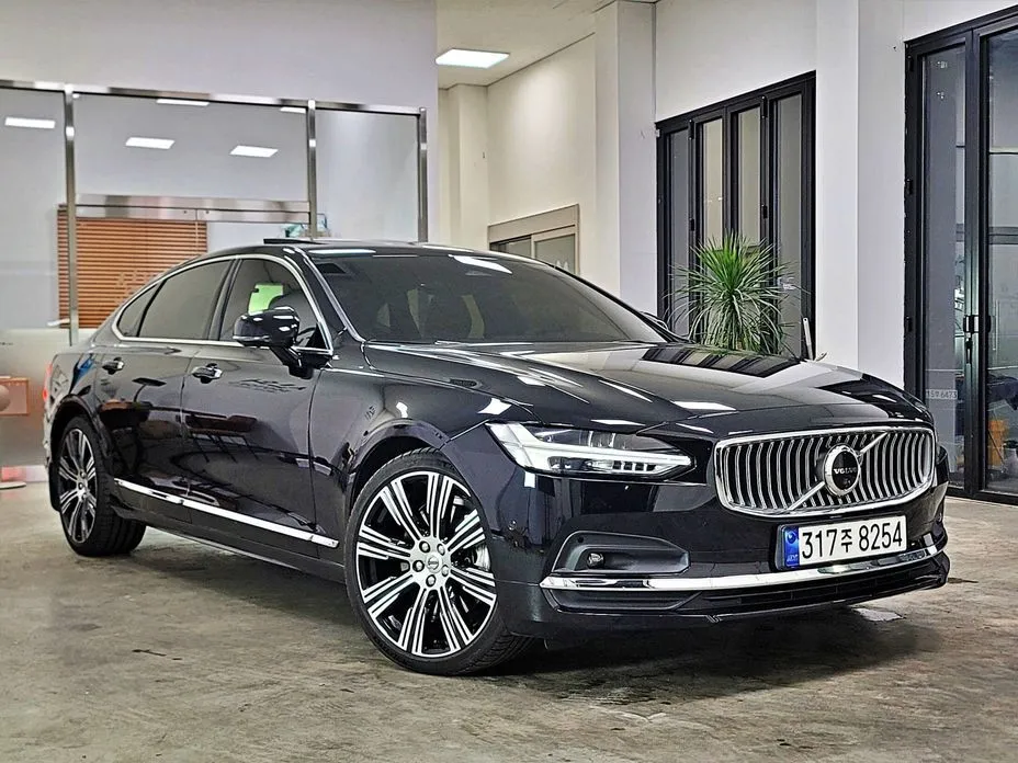 Volvo S90 — фото 1