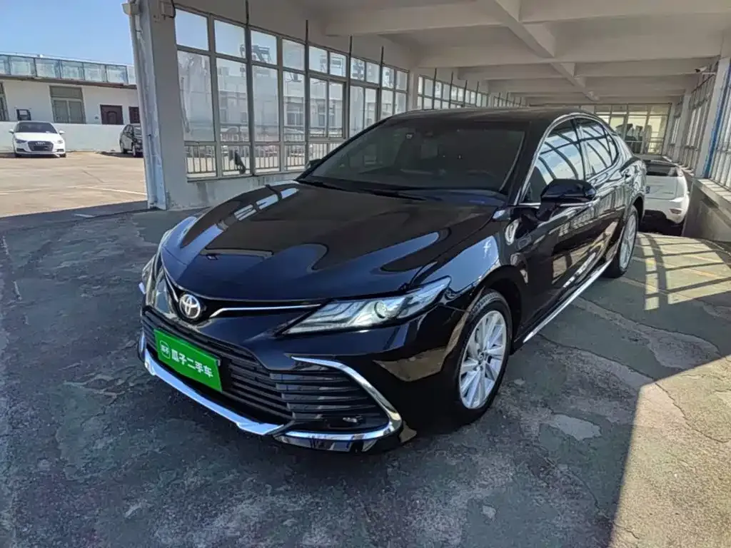 Toyota Camry — фото 6