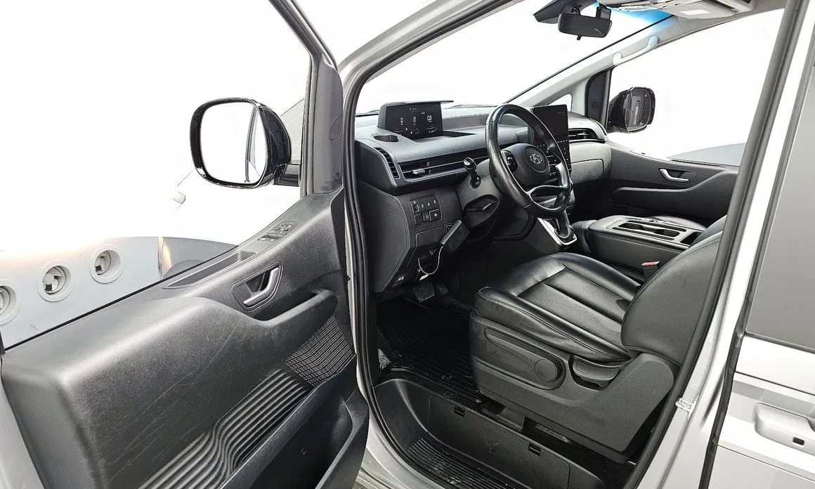 Hyundai Staria — фото 2