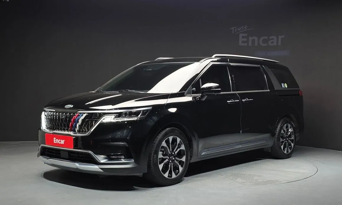 Kia Carnival — фото 1