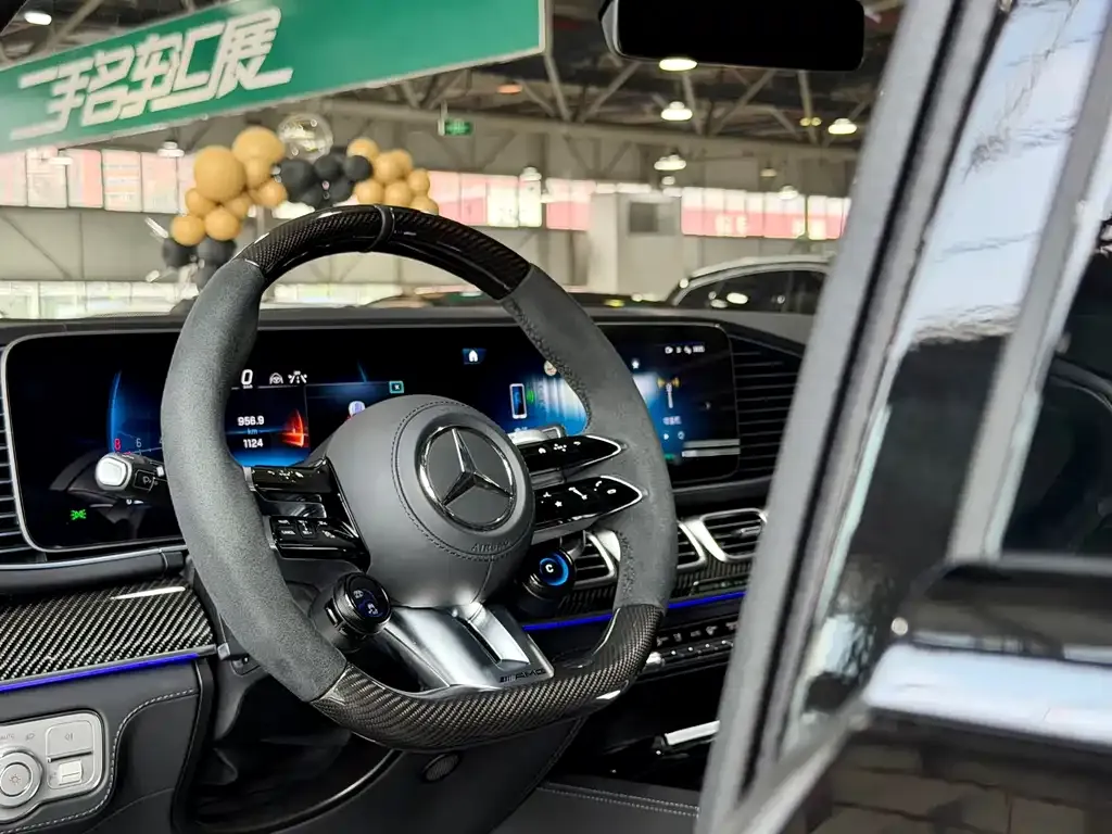 Mercedes-Benz GLS AMG — фото 10