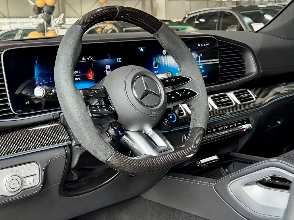 Mercedes-Benz GLS AMG — фото 9