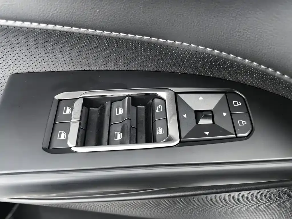 Ford Mondeo — фото 10