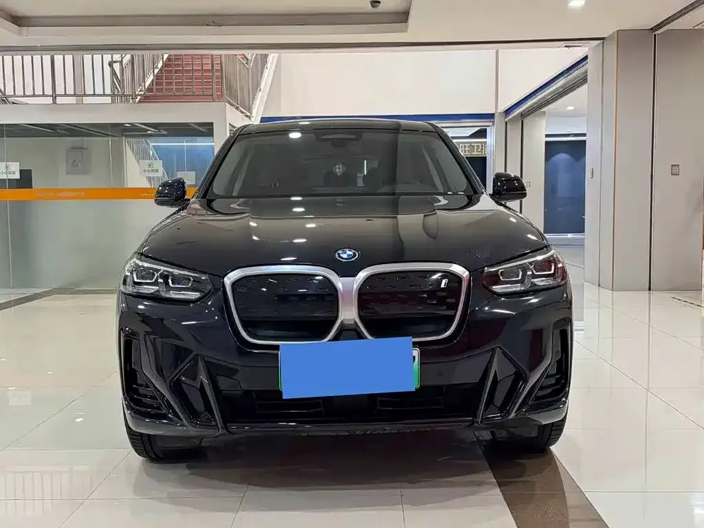 BMW iX3 — фото 4