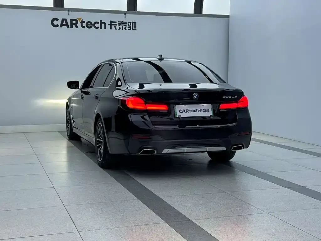 BMW 5 Series New Energy — фото 3