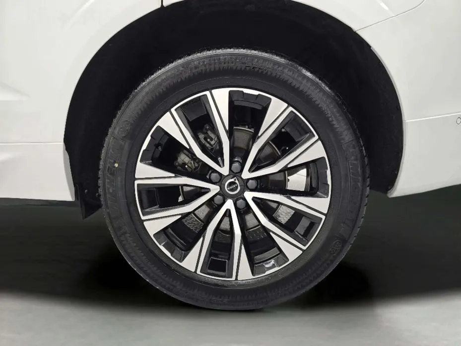 Volvo XC60 — фото 9