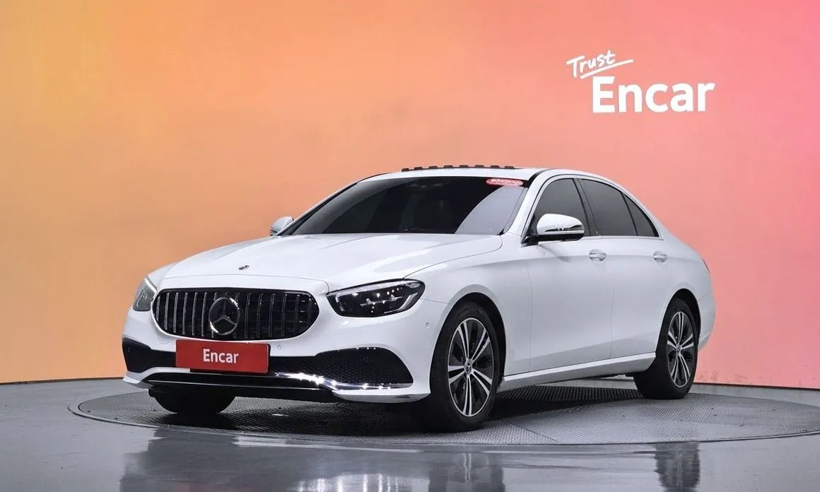 Mercedes-Benz E-Class — фото 1