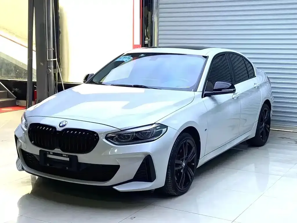 BMW 1 Series — фото 1