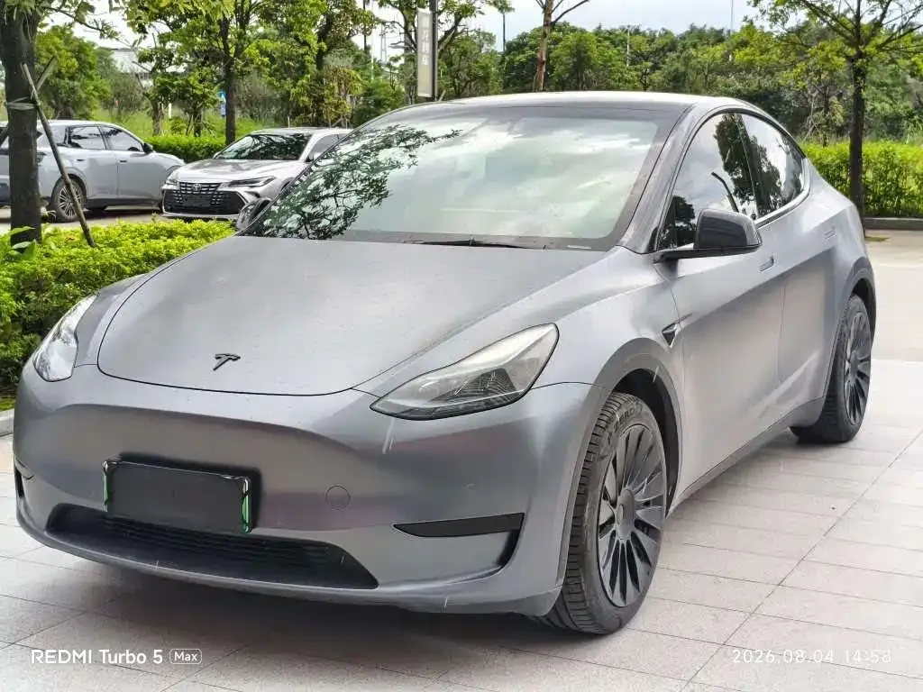 Tesla Model Y — фото 1