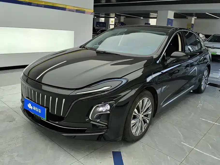 Hongqi E-QM5 — фото 1